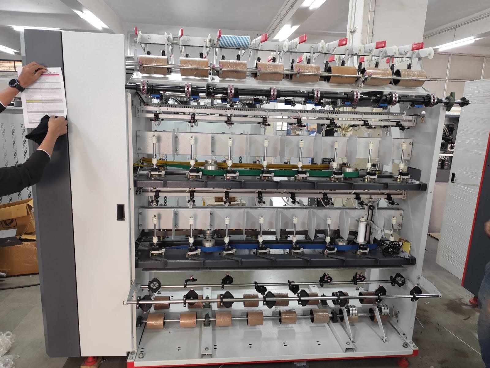 Covering Machine for Hosiery, Activewear & Stretch Garments